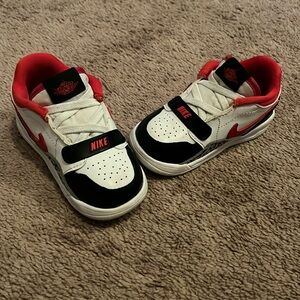 Nike toddler sneakers